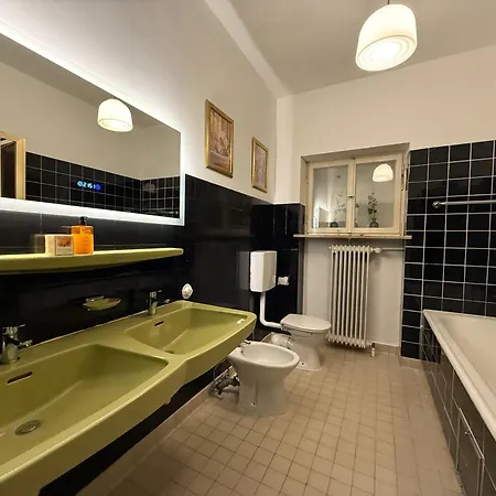 Lautertal Panorama-suite - Kingsize-bett & Badewanne & Dusche - Raucherbereich Vor Ueberdachten Terrasse - Rosengarten - Parkplaetze 15m Entfernt- Naturschutzgebiet Vor Haustuere - Sehr Ruhige Gegend - Self-checkin - 45qm2 Blaustein