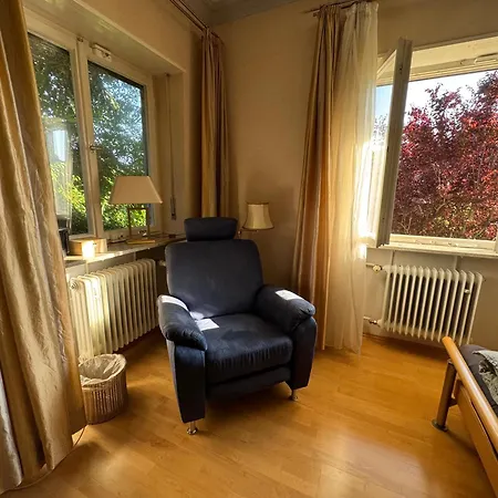 Lautertal Panorama-suite - Kingsize-bett & Badewanne & Dusche - Raucherbereich Vor Ueberdachten Terrasse - Rosengarten - Parkplaetze 15m Entfernt- Naturschutzgebiet Vor Haustuere - Sehr Ruhige Gegend - Self-checkin - 45qm2 *