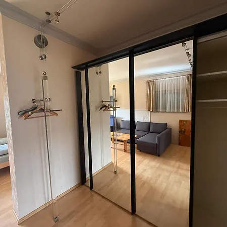 Lautertal Panorama-suite - Kingsize-bett & Badewanne & Dusche - Raucherbereich Vor Ueberdachten Terrasse - Rosengarten - Parkplaetze 15m Entfernt- Naturschutzgebiet Vor Haustuere - Sehr Ruhige Gegend - Self-checkin - 45qm2