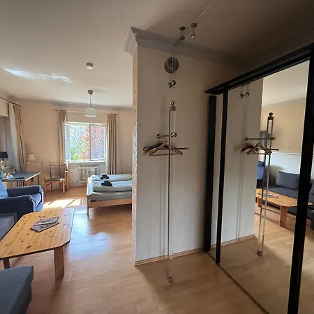 Lautertal Panorama-suite - Kingsize-bett & Badewanne & Dusche - Raucherbereich Vor Ueberdachten Terrasse - Rosengarten - Parkplaetze 15m Entfernt- Naturschutzgebiet Vor Haustuere - Sehr Ruhige Gegend - Self-checkin - 45qm2 Daire