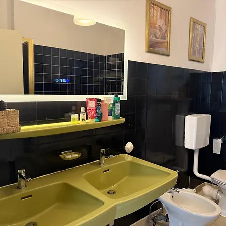Lautertal Panorama-suite - Kingsize-bett & Badewanne & Dusche - Raucherbereich Vor Ueberdachten Terrasse - Rosengarten - Parkplaetze 15m Entfernt- Naturschutzgebiet Vor Haustuere - Sehr Ruhige Gegend - Self-checkin - 45qm2 Daire *